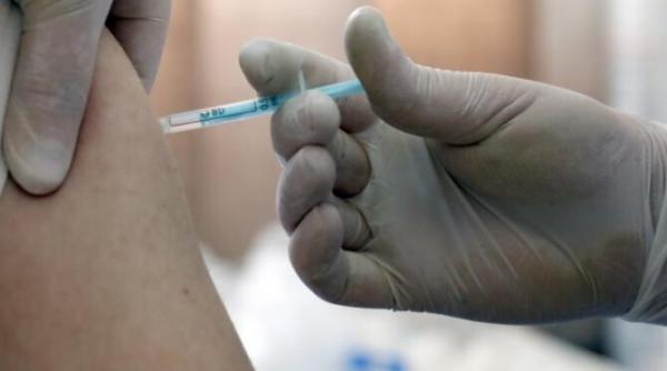 vaccin covid 19 o informatie interesanta pe care antivaccinistii se fac ca o uita dupa cazul medic de 32 ani si paralizia faciala