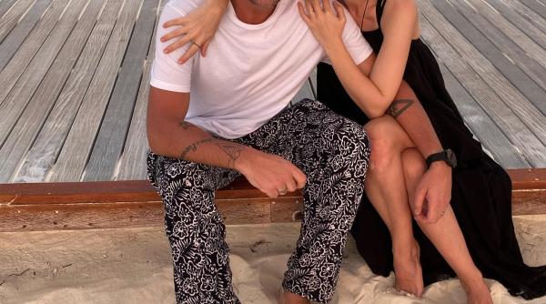 adela popescu i a facut un cadou neobisnuit sotului sau pai cand implinesti 44 de ani ce poate fi mai util