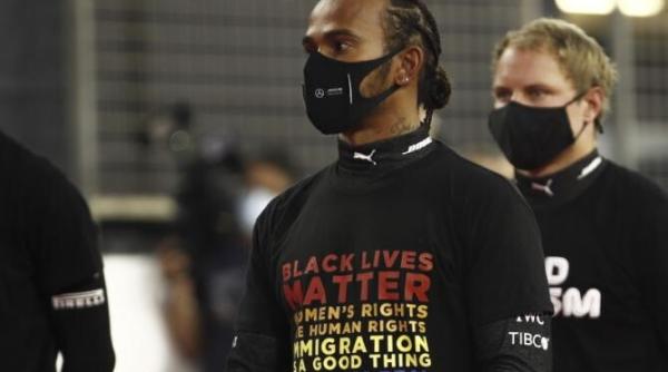 lewis hamilton a semnat un nou contract cu mercedes