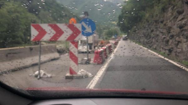 alunecare de teren pe dn2n trafic restrictionat