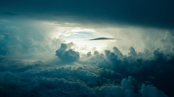 aparitii stranii in florida internautii vorbesc de ozn uri dar marina americana dezminte video