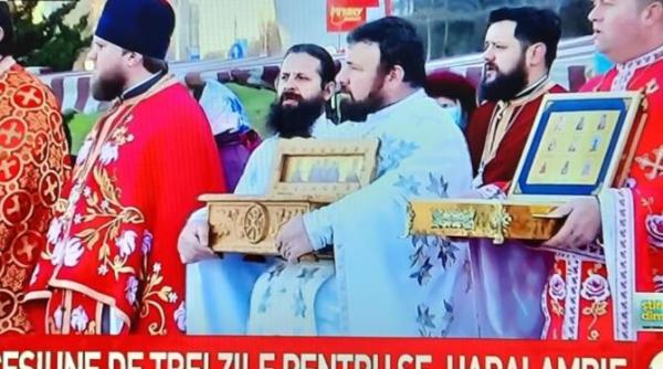 ips teodosie organizeaza o procesiune de trei zile de sfantul haralambie
