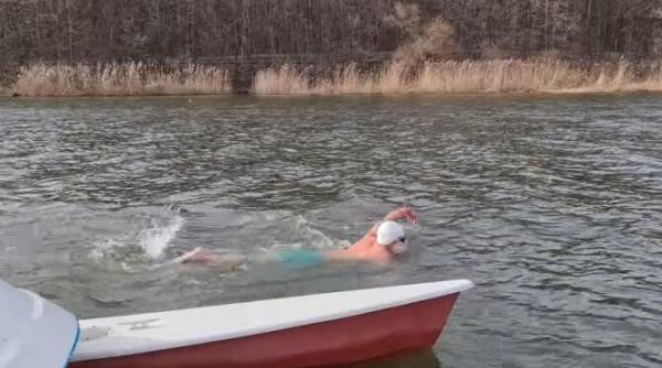 paul georgescu record mondial peste 3 5 km in ape la 4 grade celsius