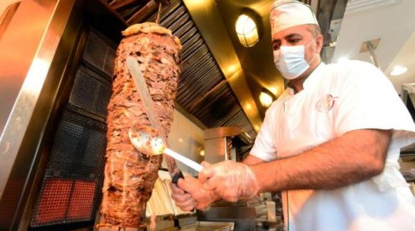 covid 19 in anumite regiuni din spania esti obligat sa folosesti o aplicatie pentru a intra in baruri si restaurante