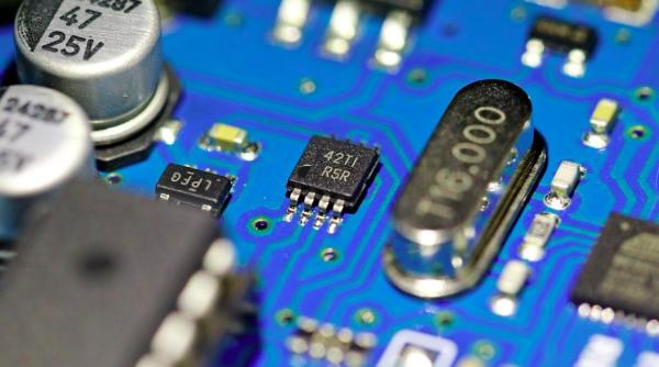 administratia biden cauta sa rezolve criza semiconductorilor romania afectata