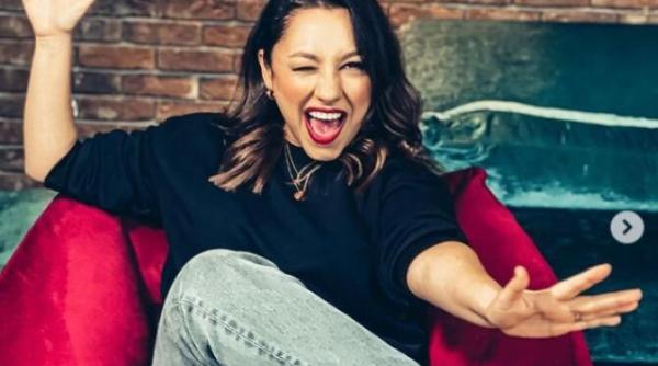 andra gafa la romanii au talent a scos porumbelul in direct andi a taxat o imediat are jumatate de contract la jandarmerie