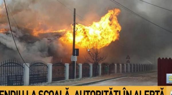 incendiu puternic la scoala din poienesti interventie de urgenta
