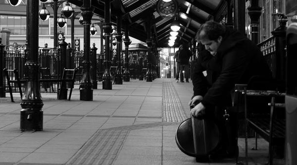 romani dati jos din microbuz cu tot cu bagaje si abandonati in belgia