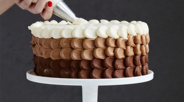 prajitura kati cu bezea ciocolata si biscuiti reteta de care nu te mai saturi