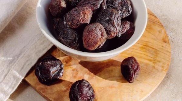 sase prune uscate pe zi iti schimba radical viata