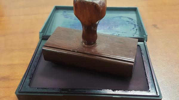 aep renunta la stampila doar proiectele de lege mai primesc parafa