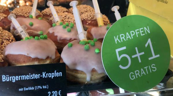 gogoasa primarului cu sfere covid si seringa cu lichior inventia unei patiserii din viena