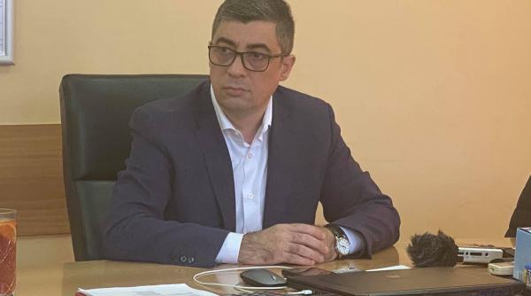 iulian chiriac presedintele cj braila pune piciorul in prag la muzeul brailei nu mai suntem in anii in care se bate cu pumnul in masa