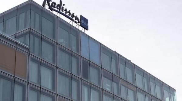 marea britanie primii turisti straini ajunsi in tara carantinati la patru stele pentru 1 750 lire persoana