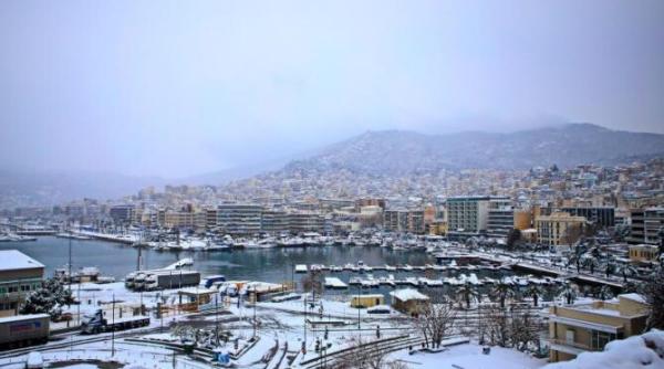 vreme extrema in grecia ninsori si vanturi puternice autostrada inchisa