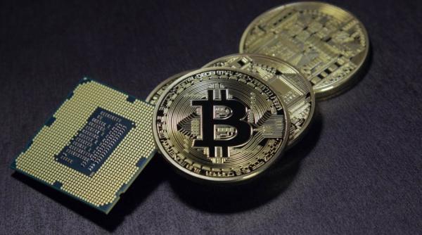 bitcoin depaseste pragul de 50 000 dolari