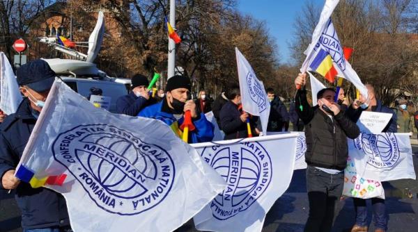 protest la ministerul transporturilor  nemultumiri privind masurile de austeritate