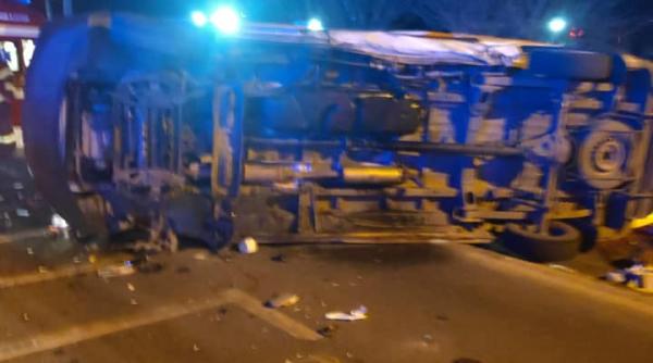 ambulanta care transporta o pacienta cu covid rasturnata in vrancea femeia a murit