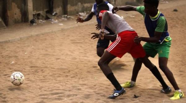 nigeria barbati inarmati au rapit 27 de elevi si au ucis un altul intr un atac asupra unui internat