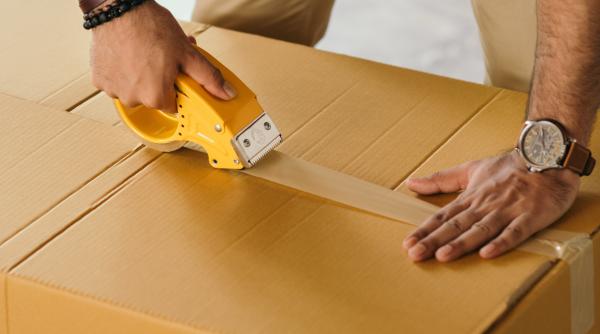 ce mai trimit romanii prin posta  horia grigorescu  nici nu va inchipuiti    sunt clienti foarte buni