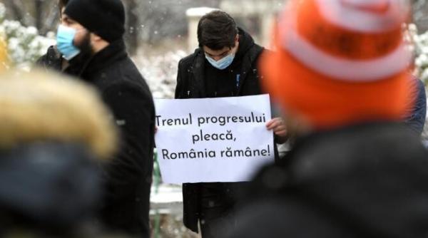 marsul pomanagiilor impotriva neoliberalismului studentii in strada pentru apararea gratuitatii la calatoriile cu cfr