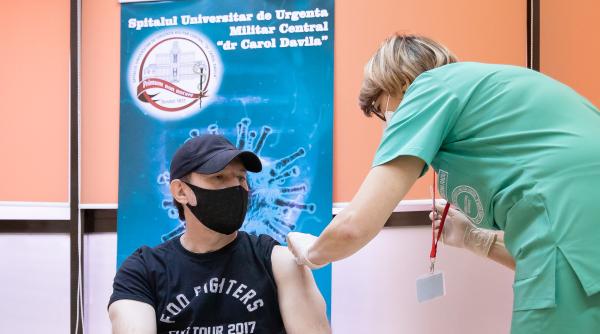 citu tricou cu foo fighters la vaccinare premierul a explicat motivele