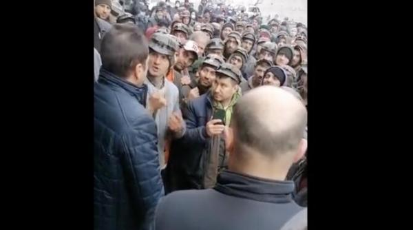 minerii in a treia zi de proteste mincinosule banii ma adu banii video live