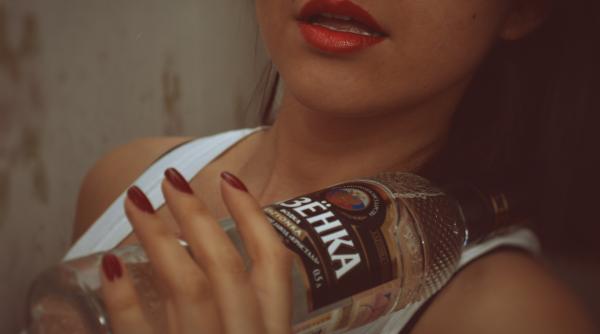 un barbat a cerut ajutorul autoritatilor dupa ce sotia s a imbatat a sunat la 112