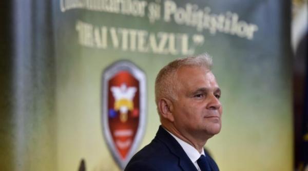 protestatar pus la pamant si incatusat de jandarmi christian ciocan nimeni nu este mai presus de lege respectul nostru fata de ofiterii armatei romane