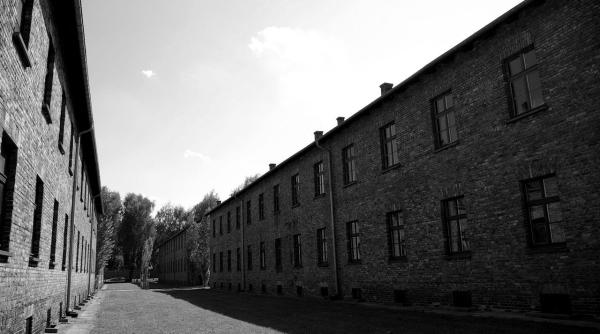 hitler influentat de tatal sau scrisori descoperite intr o mansarda din austria