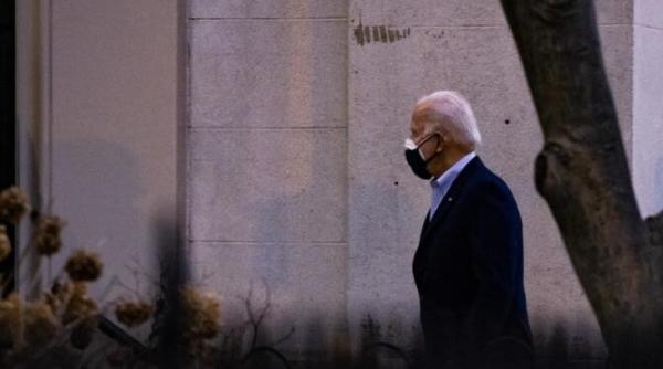 joe biden ceremonie in momentul in care sua inregistreaza 500 000 de morti covid 19