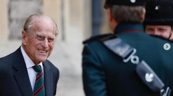 printul philip ramane in spital fiul sau printul edward rupe tacerea e frustrat primeste tratament pentru infectie