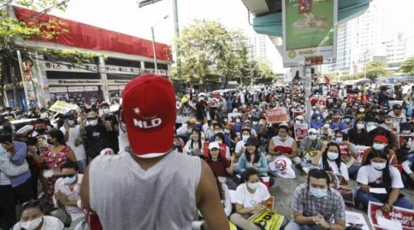 sora protestatarei impuscate in cap in myanmar pentru noi inca era un copil chiar daca avea 20 de ani