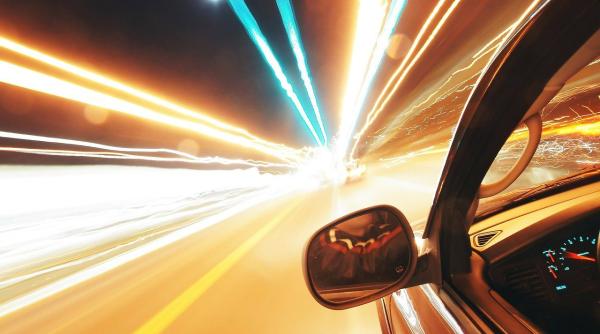 trafic blocat pe dn1 dupa ce o masina s a rasturnat in pasajul baneasa