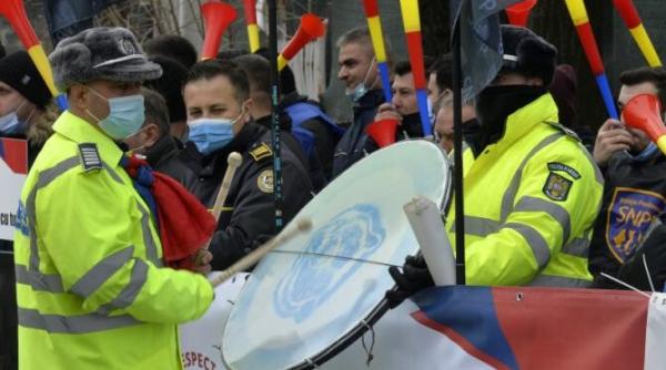 protestele iau amploare  elena cristian  poate cel mai agitat an din ultimul deceniu