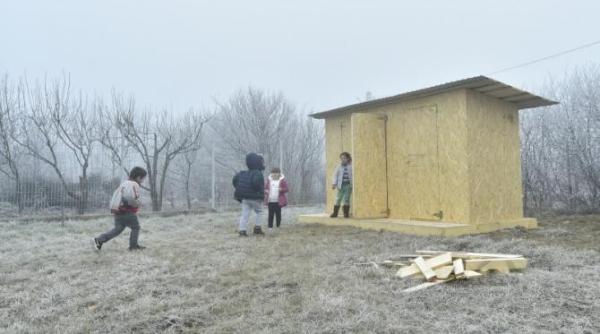 sute de elevii din judetul alba primesc dreptul la toalete