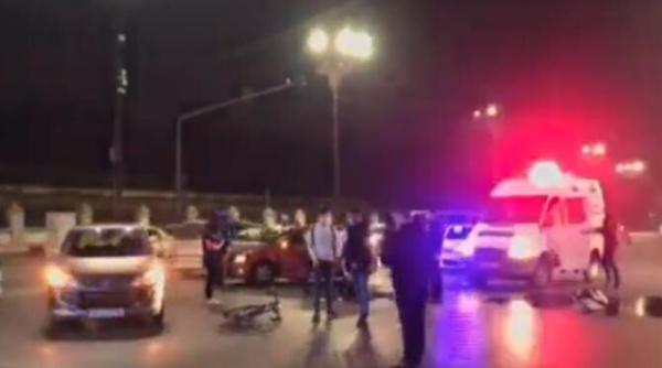 accident grav in fata parlamentului motociclist resuscitat pe sosea