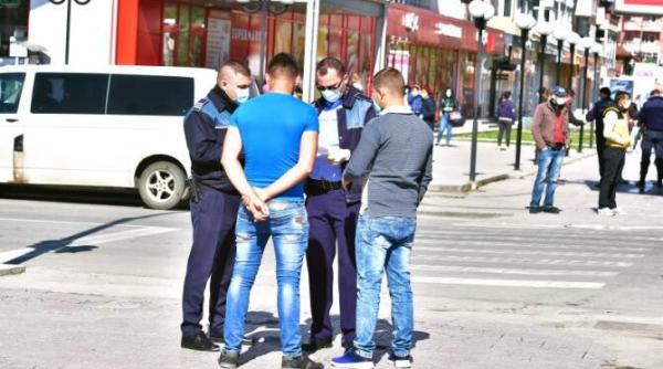 arges trei tineri au fost amendati de politisti dupa ce au incalcat carantina