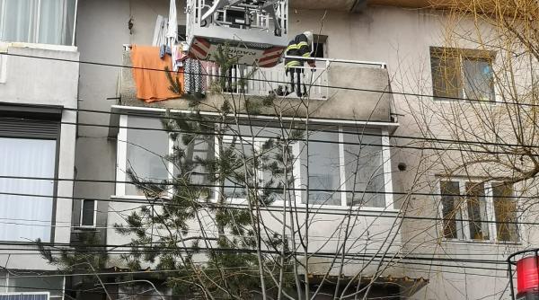 isparva unui copil de 3 ani din focsani si a incuiat bunica pe balcon si era foarte fericit pompieri am fost intampinati cu aplauze galerie foto