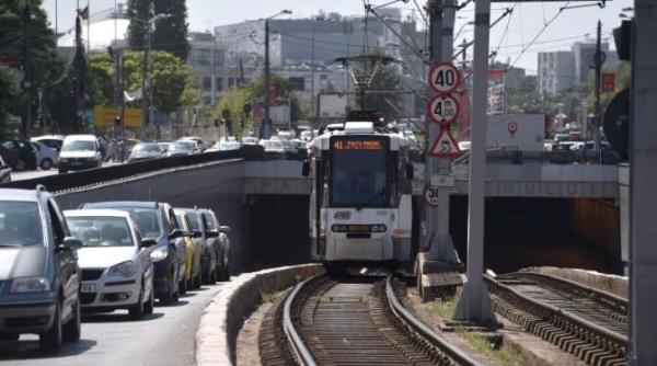 bmw de acum oficial pe linia de tramvai autoironie din partea bavarezilor