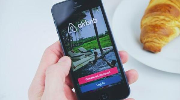 ceo airbnb turismul revine dar nu sub forma celui din 2019 am vazut noi cutume