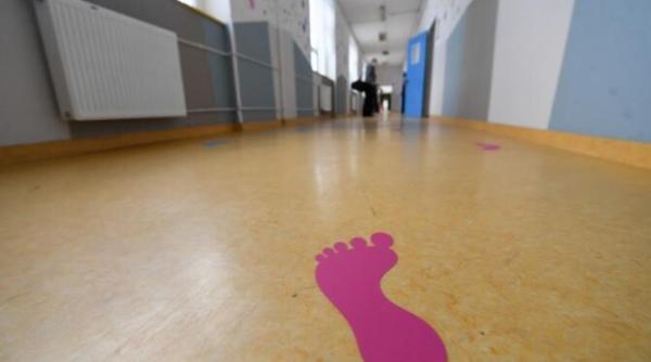 cursuri suspendate la o scoala gimnaziala si o gradinita din capitala