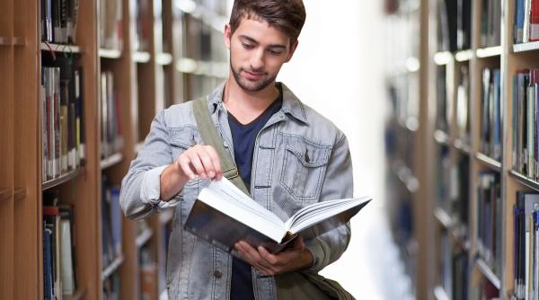 romania acorda 100 de burse de studii pentru tinerii din belarus care sustin libertatea academica