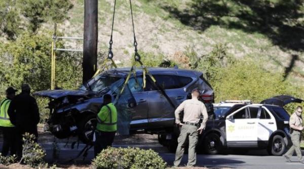 tiger woods departe de recuperare dupa accidentul grav medicii l au transferat la alt spital