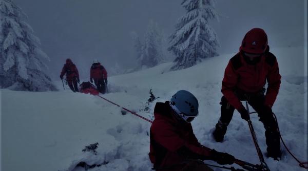 turist accidentat grav in ceahlau intervin salvamontistii