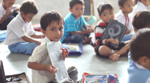 copil de 9 ani orb profesor pentru colegii sai video