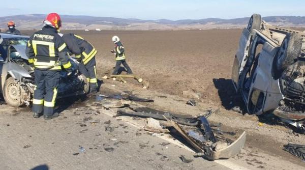 microbuz implicat intr un accident intre brasov si feldioara  sapte ambulante la fata locului