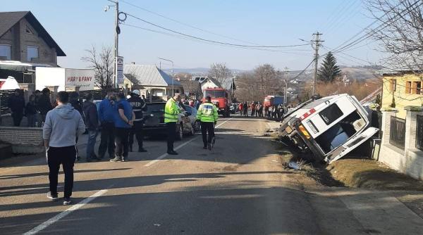 microbuz cu 19 elevi implicat intr un accident soferul celeilalte masini fugise din carantina ce alte nereguli au fost depistate
