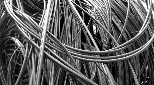 mii de metri de cablu furati din botosani cinci barbati au fost retinuti