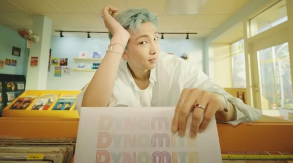 trupa k pop bts in topului vanzarilor mondiale de muzica din 2020